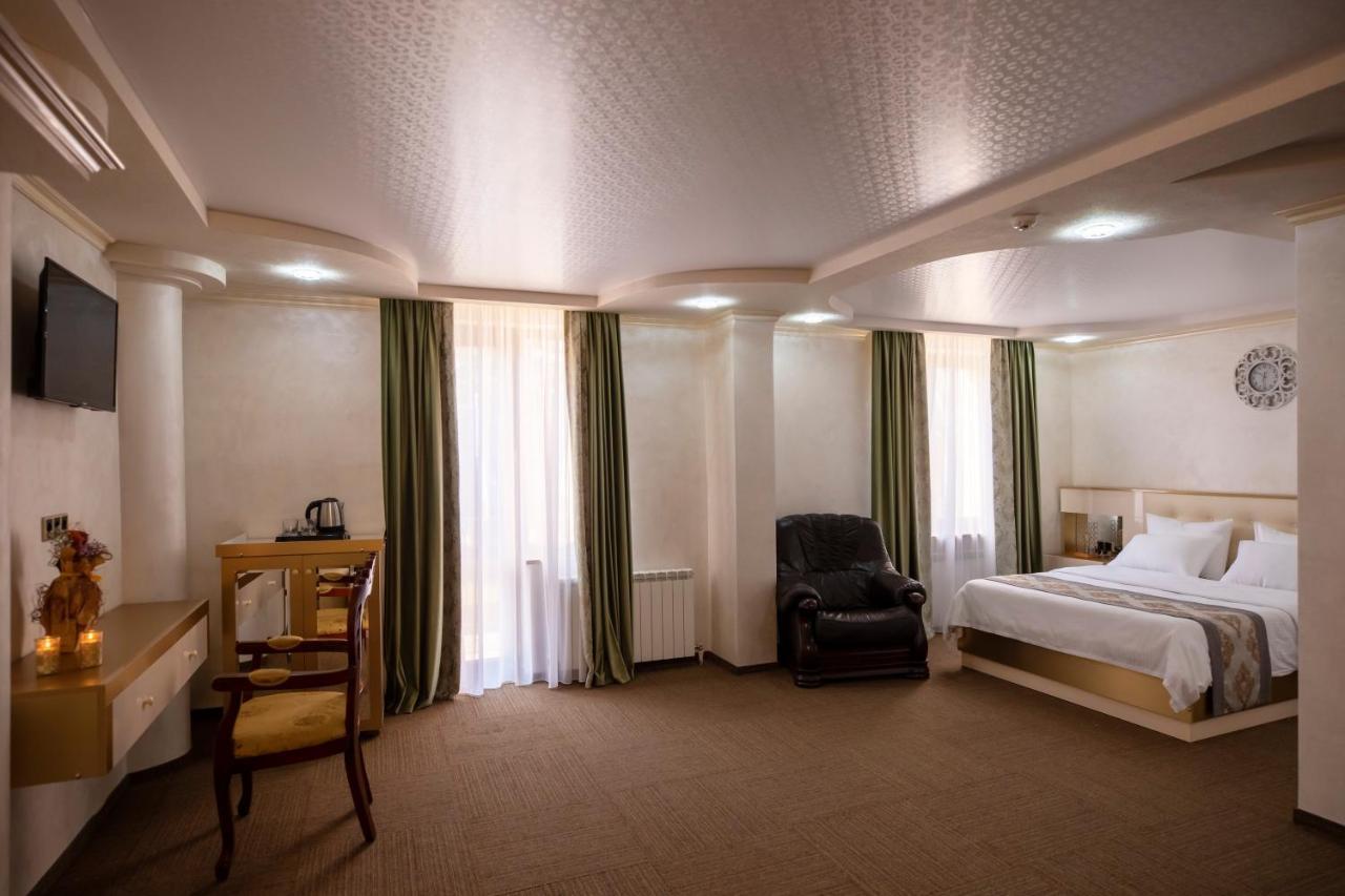 Georgia Gold Hotel Gori Exterior photo